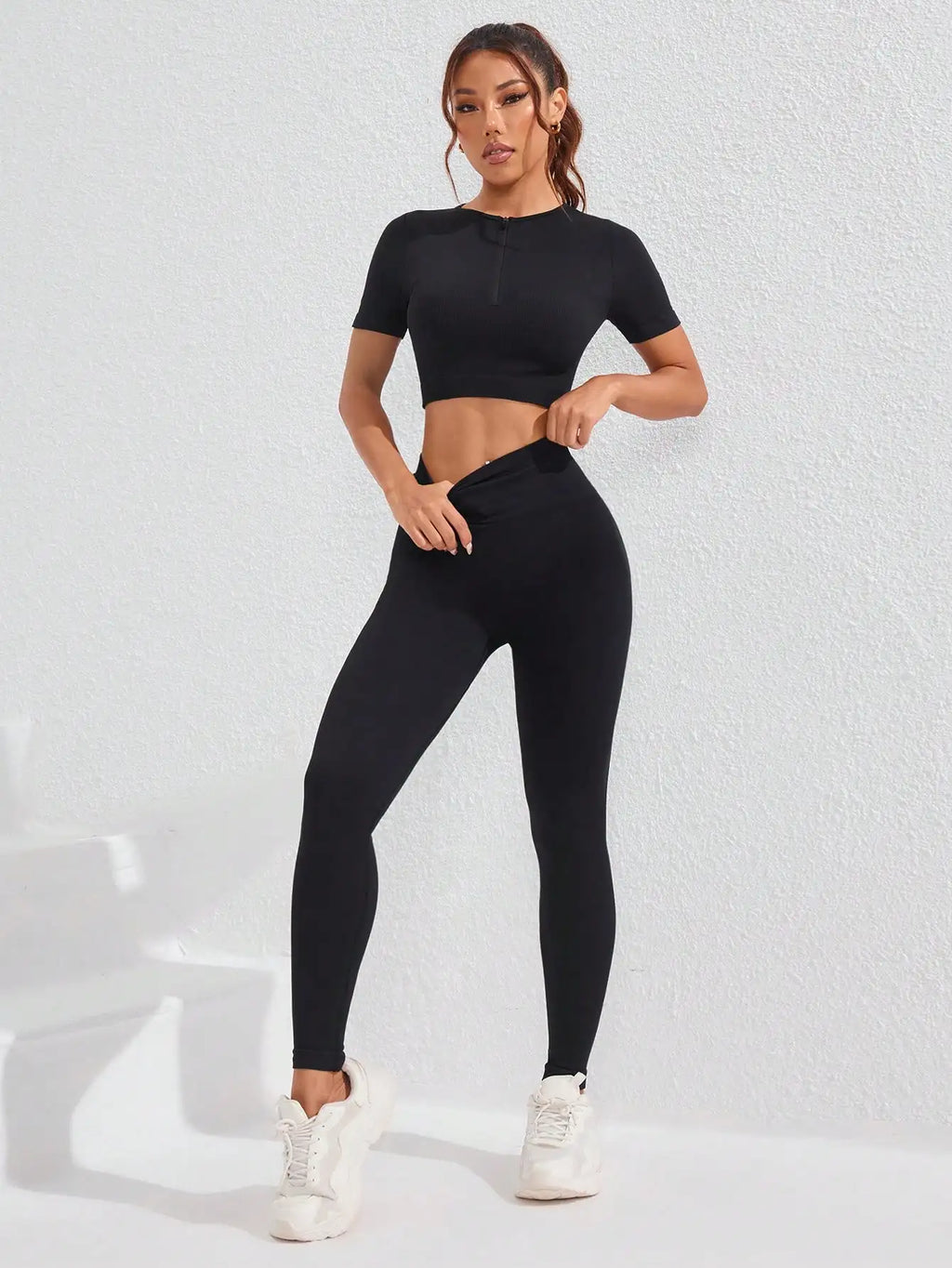 Cadore Seamless Set – Short Sleeve Crop Top & Sculpt Leggings