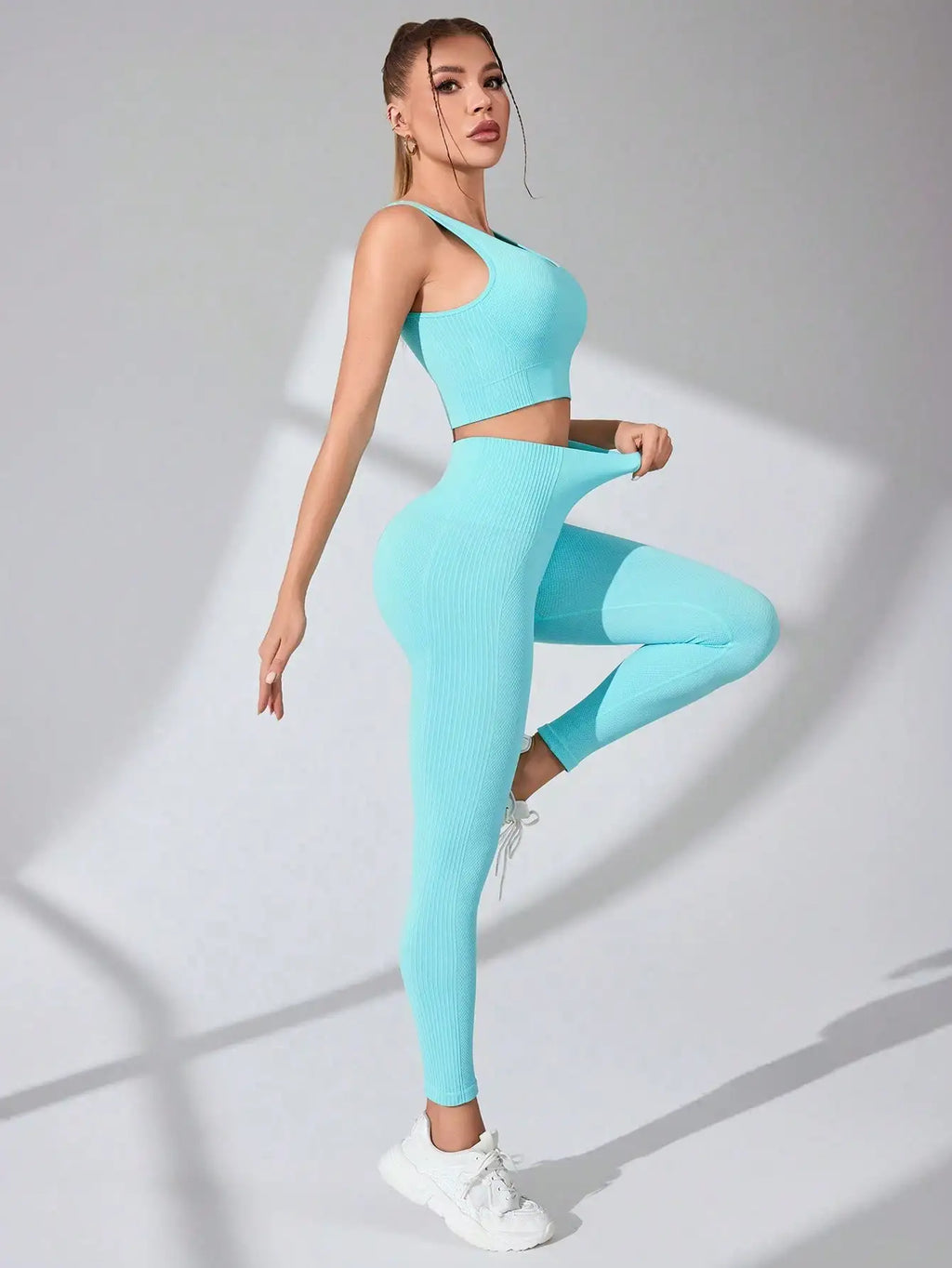 Cadore Cross-Strap Set – Leggings & Sports Bra