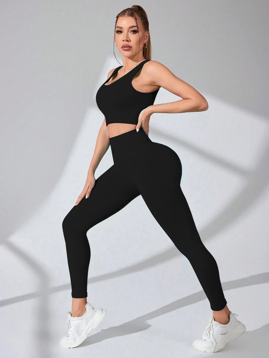 Cadore Cross-Strap Set – Leggings & Sports Bra