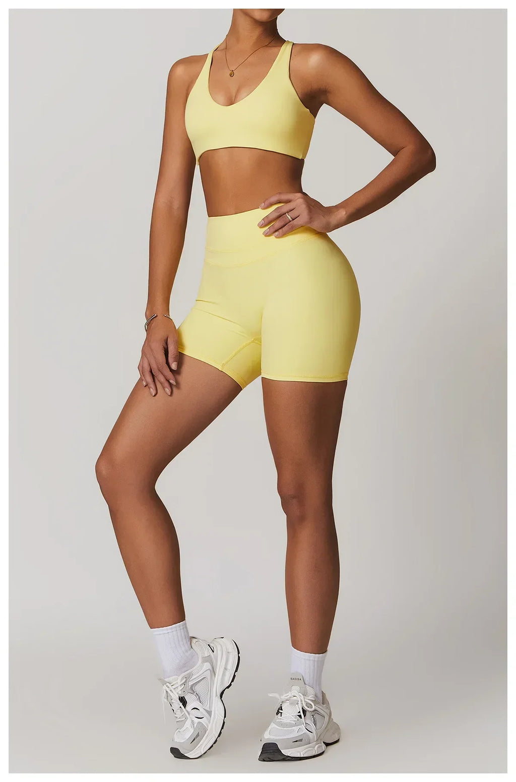 Cadore Seamless Fitness Set – Shorts, Top & Sports Blouse