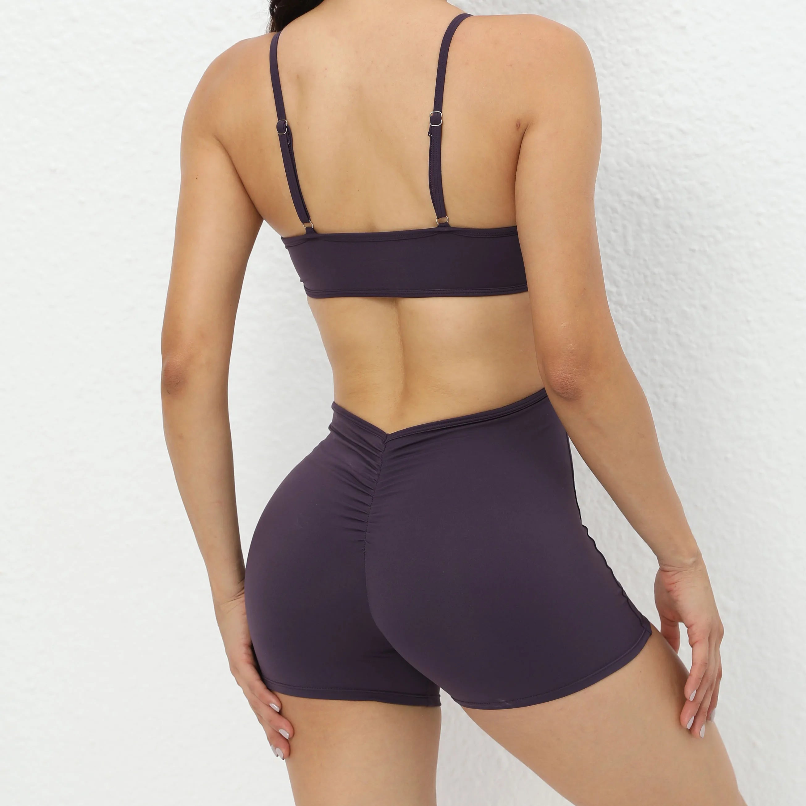 Cadore Seamless Fitness Set – Padded Crop Top & High-Waist Shorts